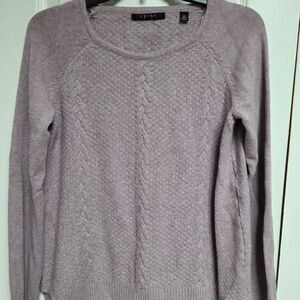 Cyrus Women's Medium Lavender sweater with slits on both sides at the bottom